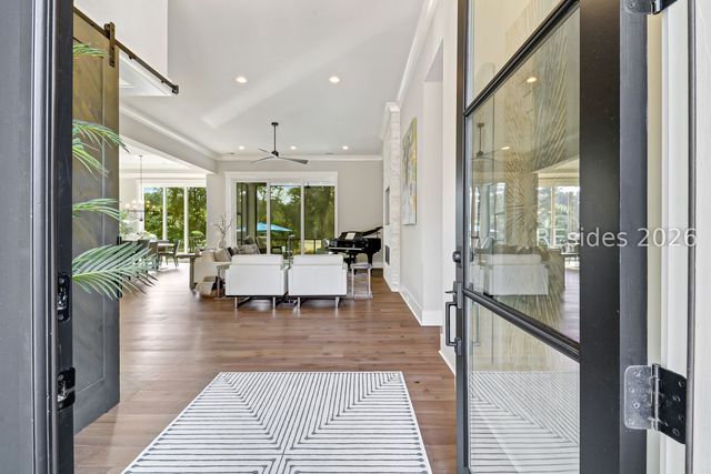 24 Scarborough Head Rd, Hilton Head Island, SC 29928