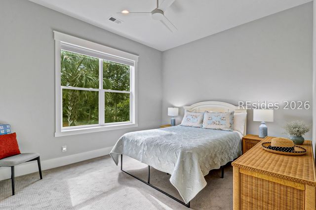 24 Scarborough Head Rd, Hilton Head Island, SC 29928