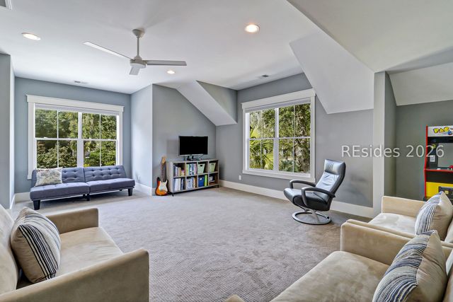 24 Scarborough Head Rd, Hilton Head Island, SC 29928