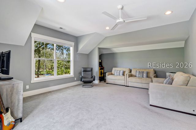 24 Scarborough Head Rd, Hilton Head Island, SC 29928