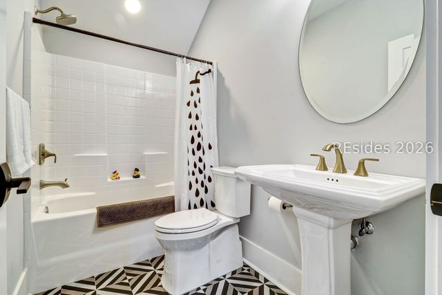 24 Scarborough Head Rd, Hilton Head Island, SC 29928