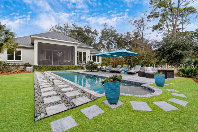 24 Scarborough Head Rd, Hilton Head Island, SC 29928