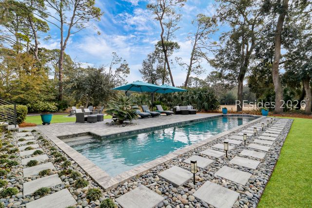 24 Scarborough Head Rd, Hilton Head Island, SC 29928