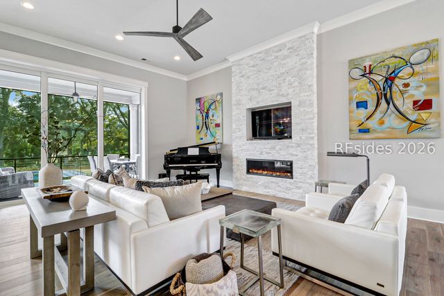 24 Scarborough Head Rd, Hilton Head Island, SC 29928