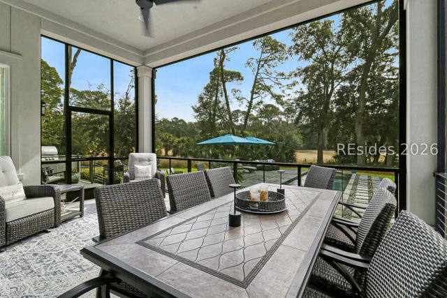 24 Scarborough Head Rd, Hilton Head Island, SC 29928