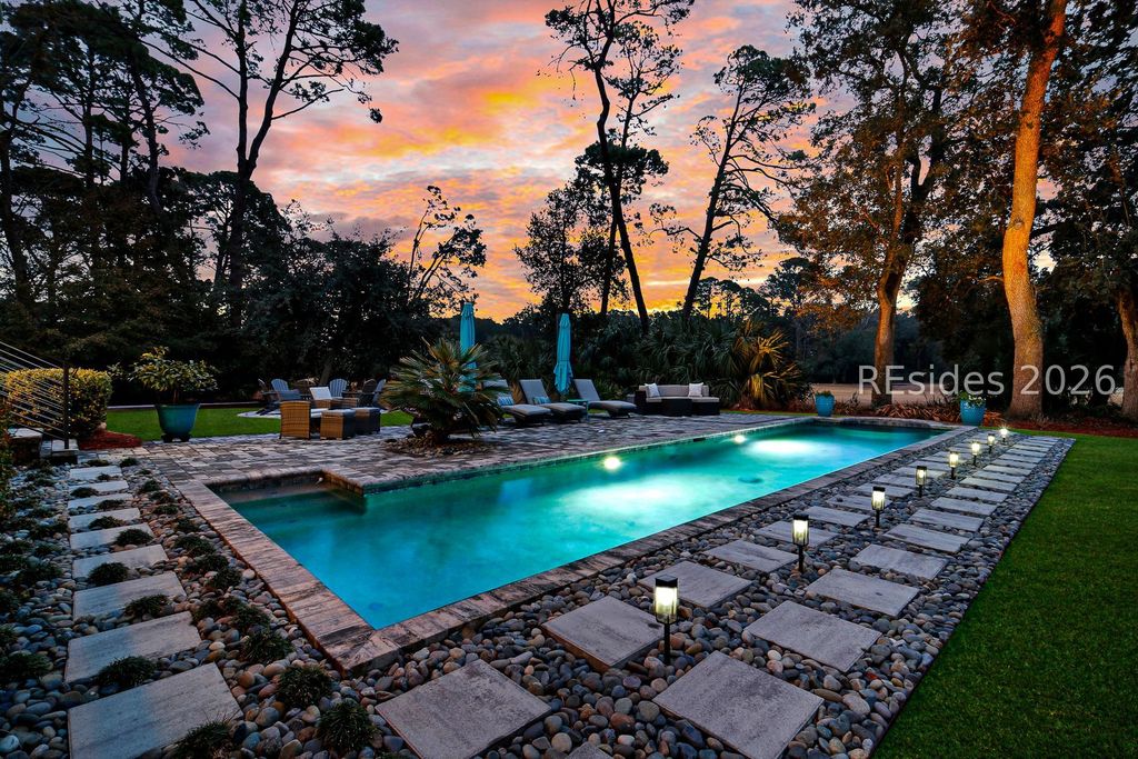 24 Scarborough Head Rd, Hilton Head Island, SC 29928