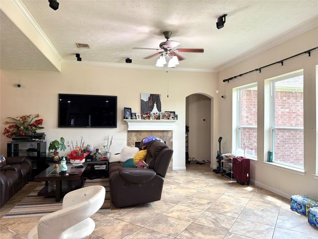 815 Arlington Pointe Drive, League City, TX 77573