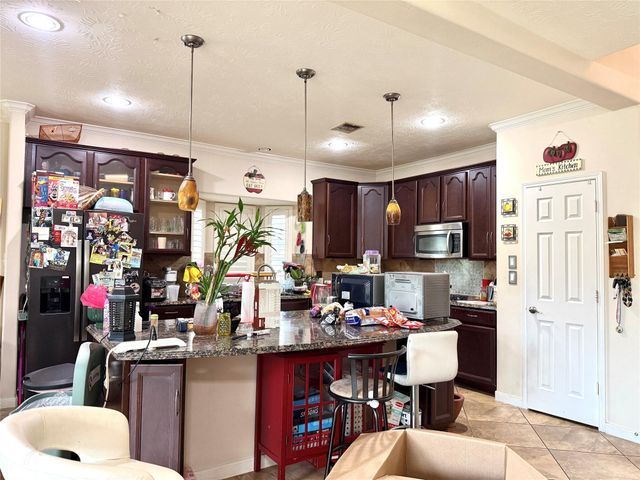 815 Arlington Pointe Drive, League City, TX 77573