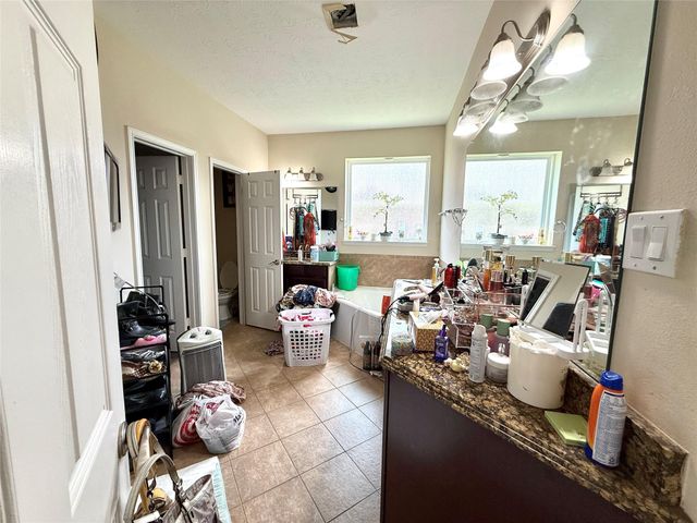 815 Arlington Pointe Drive, League City, TX 77573