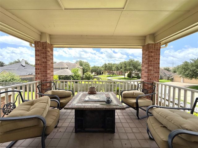 815 Arlington Pointe Drive, League City, TX 77573