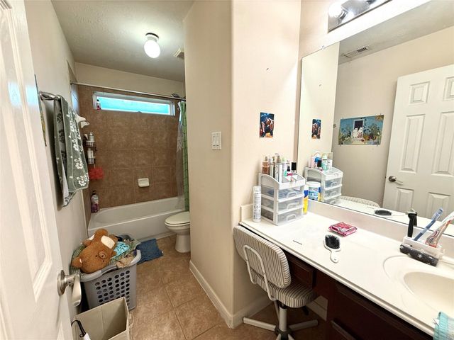 815 Arlington Pointe Drive, League City, TX 77573