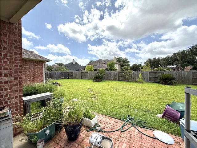 815 Arlington Pointe Drive, League City, TX 77573