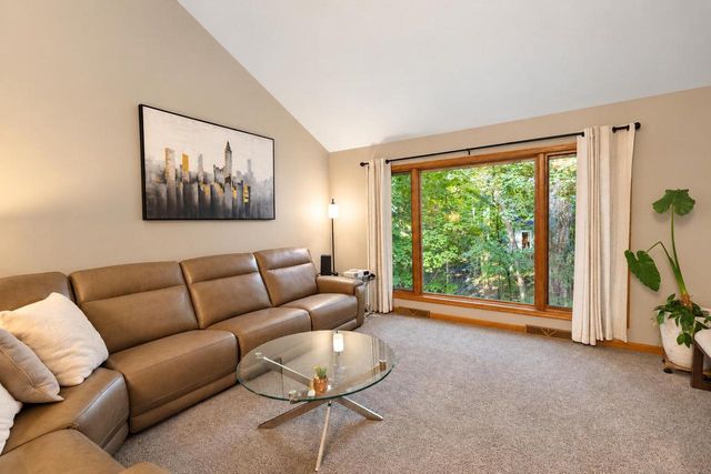 11920 W Whitaker AVENUE, Greenfield, WI 53228