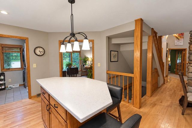 11920 W Whitaker AVENUE, Greenfield, WI 53228