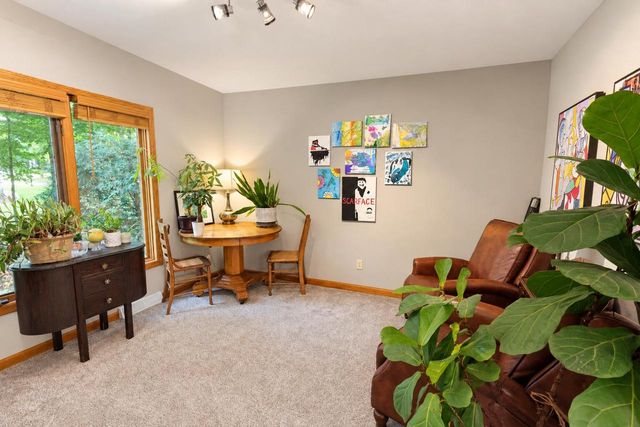 11920 W Whitaker AVENUE, Greenfield, WI 53228