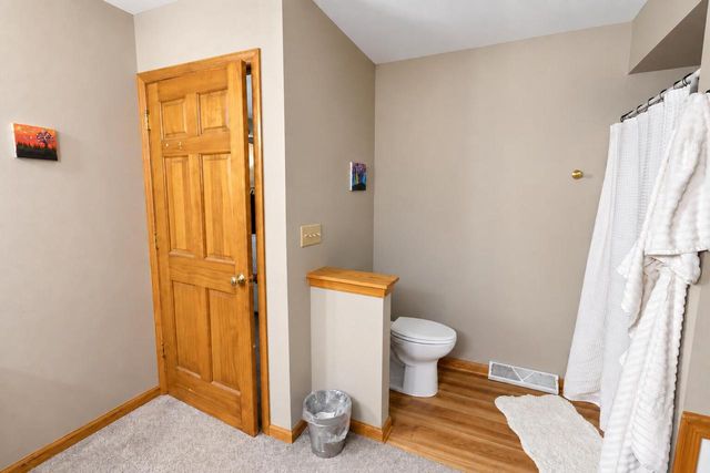 11920 W Whitaker AVENUE, Greenfield, WI 53228