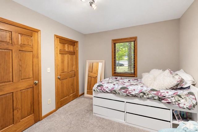 11920 W Whitaker AVENUE, Greenfield, WI 53228