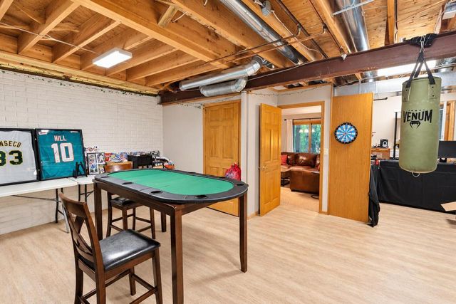 11920 W Whitaker AVENUE, Greenfield, WI 53228