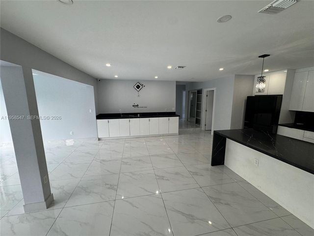 575 NE 179th Dr, North Miami Beach, FL 33162