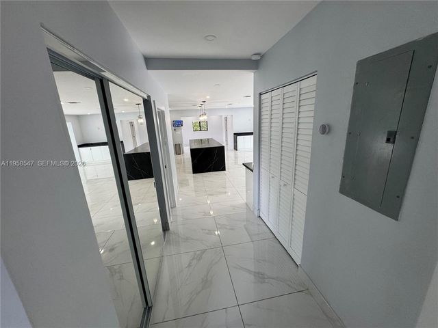 575 NE 179th Dr, North Miami Beach, FL 33162