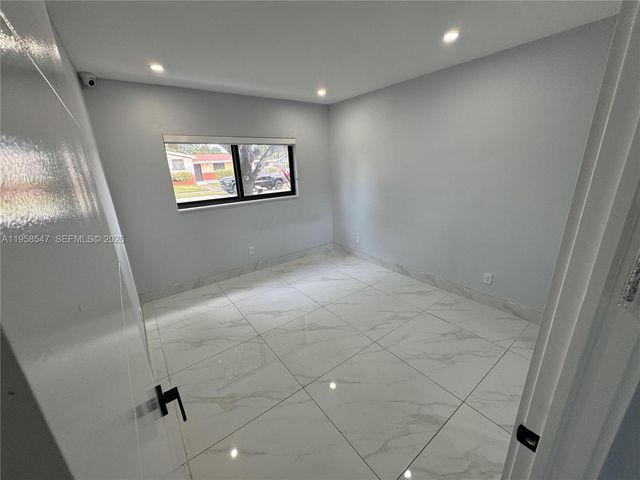 575 NE 179th Dr, North Miami Beach, FL 33162