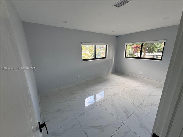 575 NE 179th Dr, North Miami Beach, FL 33162