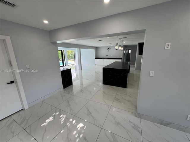 575 NE 179th Dr, North Miami Beach, FL 33162