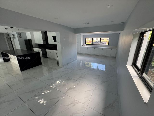 575 NE 179th Dr, North Miami Beach, FL 33162