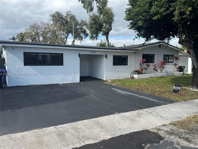 575 NE 179th Dr, North Miami Beach, FL 33162