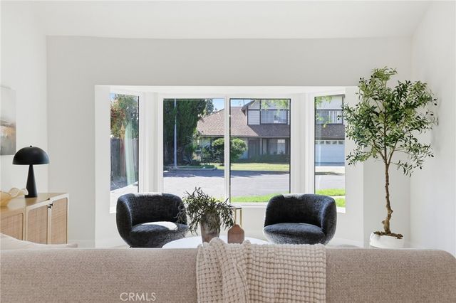 10526 Balcom St, Granada Hills, CA 91344