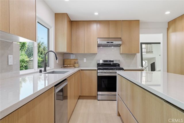 10526 Balcom St, Granada Hills, CA 91344
