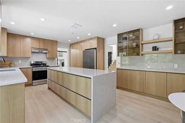 10526 Balcom St, Granada Hills, CA 91344