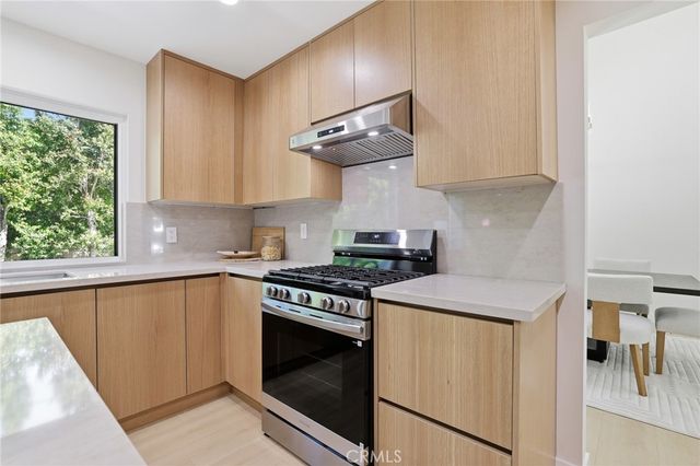 10526 Balcom St, Granada Hills, CA 91344