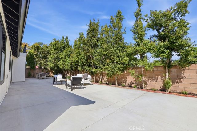10526 Balcom St, Granada Hills, CA 91344