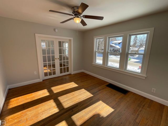 1133 Chestnut Street, Port Huron, MI 48060