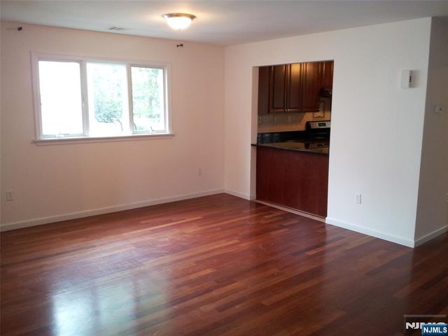 229 Crescent Lane CO229, Cliffside Park, NJ 07010