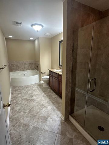 14A Forshee Circle, Montvale, NJ 07645