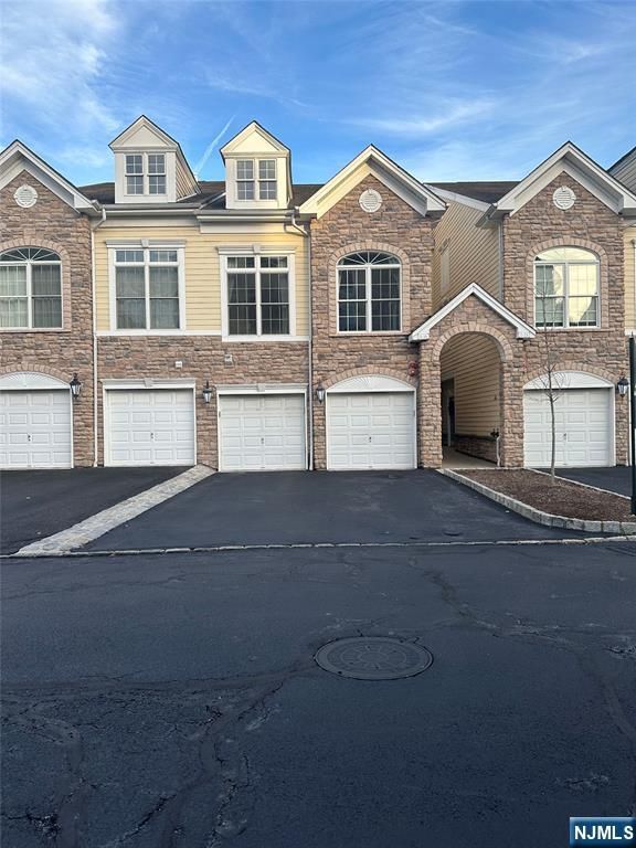 14A Forshee Circle, Montvale, NJ 07645