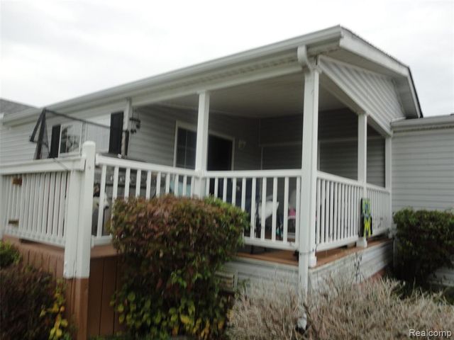 983 Tanners Landing, Monroe, MI 48161