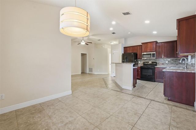 2179 BEXLEY DRIVE, Tavares, FL 32778