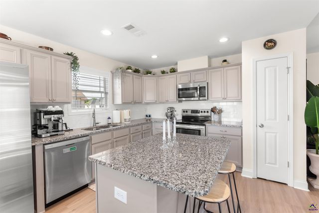 102 Dawson Wyatt Court, Perry, GA 31069