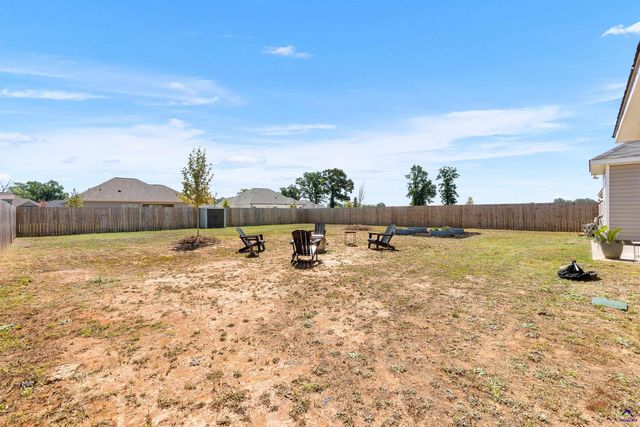 102 Dawson Wyatt Court, Perry, GA 31069