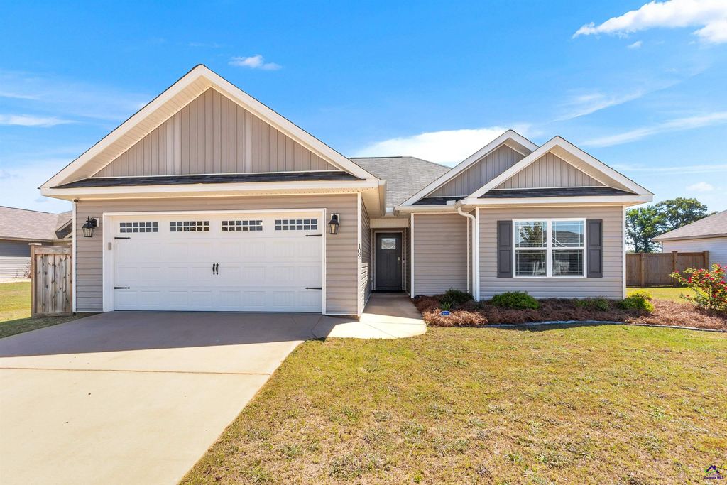 102 Dawson Wyatt Court, Perry, GA 31069