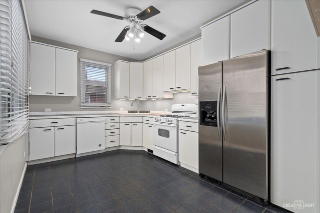 217 Washburn Street UPPER, Elgin, IL 60123