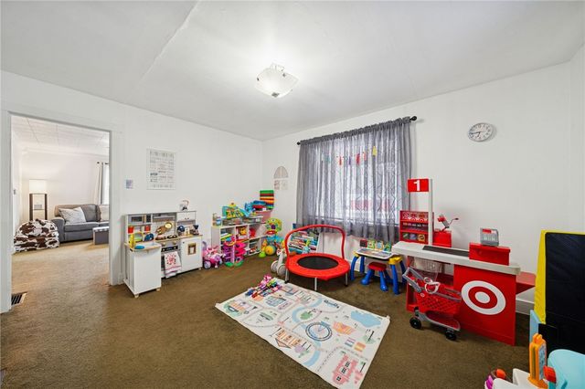 725 3rd Ave, Sutersville, PA 15083