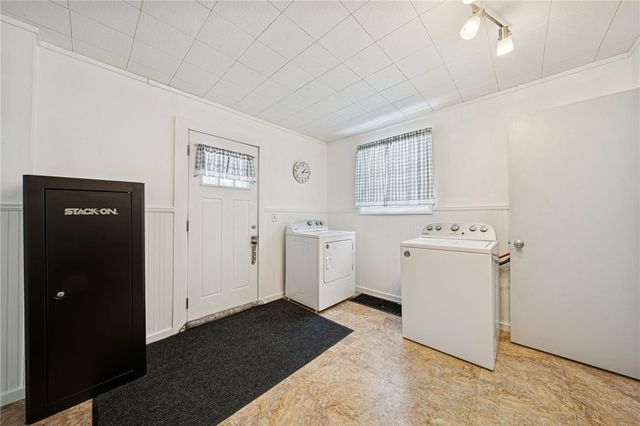 725 3rd Ave, Sutersville, PA 15083