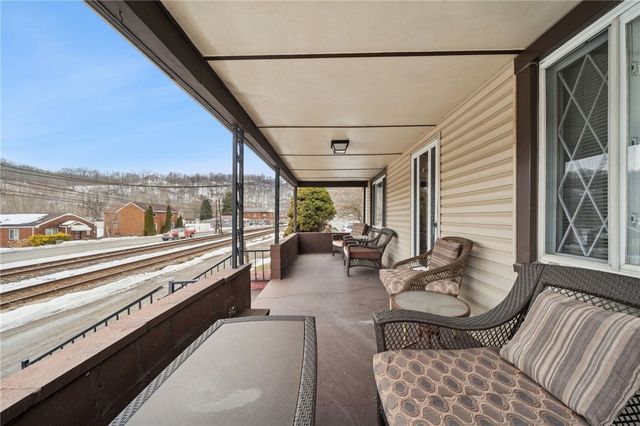 725 3rd Ave, Sutersville, PA 15083