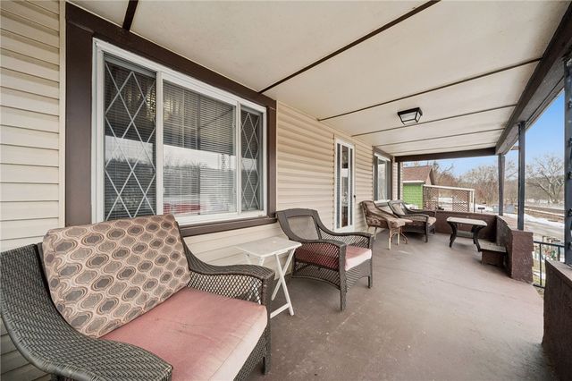 725 3rd Ave, Sutersville, PA 15083