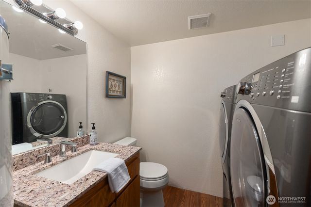5250 NE See Forever Lane, Poulsbo, WA 98370