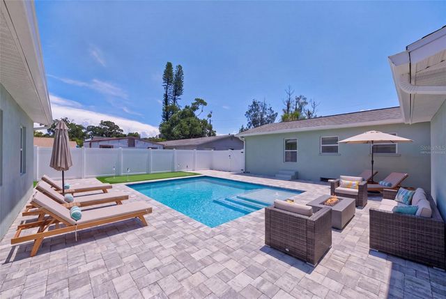 5217 18TH AVENUE S, Gulfport, FL 33707